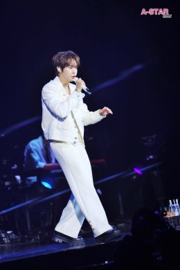 DOYOUNG (โดยอง) สลักความประทับใจ ณ ประตูแห่งความทรงจำ ในคอนเสิร์ตเดี่ยว "2025 DOYOUNG CONCERT [ Doors ] in BANGKOK" บัตรหมดเกลี้ยง 2 รอบ ผู้ร่วมงานเกือบหมื่นคน!